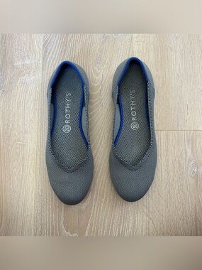 Rothy’s Retired Dove Grey Flats with Orange Soles Size 9.5